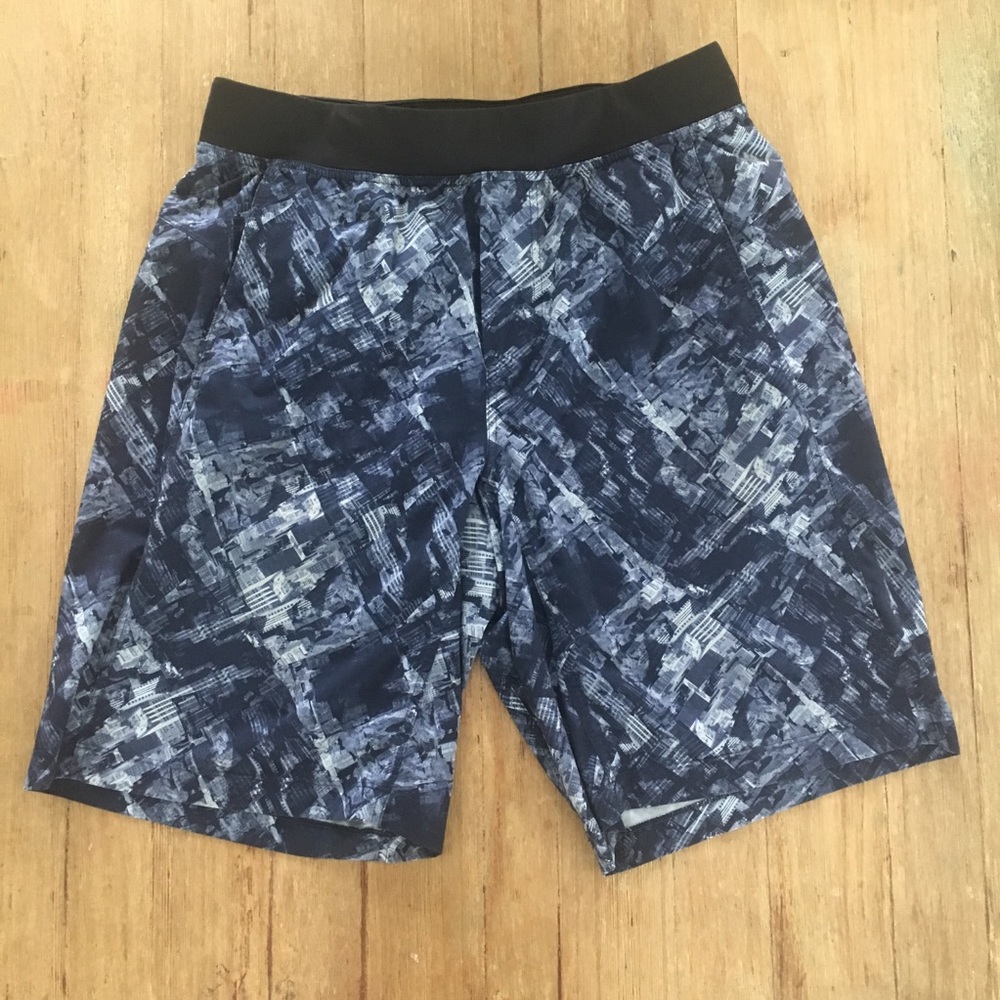 Lululemon Athletic Shorts L
